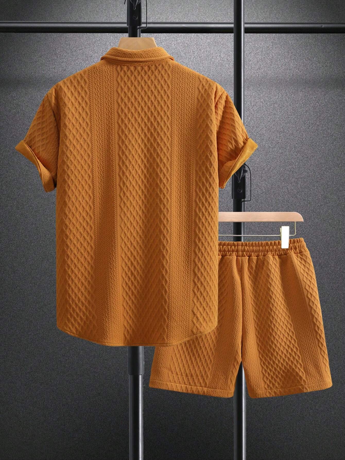 Manfinity Homme Men'S Vacation Casual Style, INS Matched with a Geometric Diamond-Pattern Jacquard Knit Short-Sleeve Shirt and Shorts Set in Pink. This Outfit Features a Button Placket and an Elastic Waist, Making It a Fashionable Choice for Summer - TLG BRAND